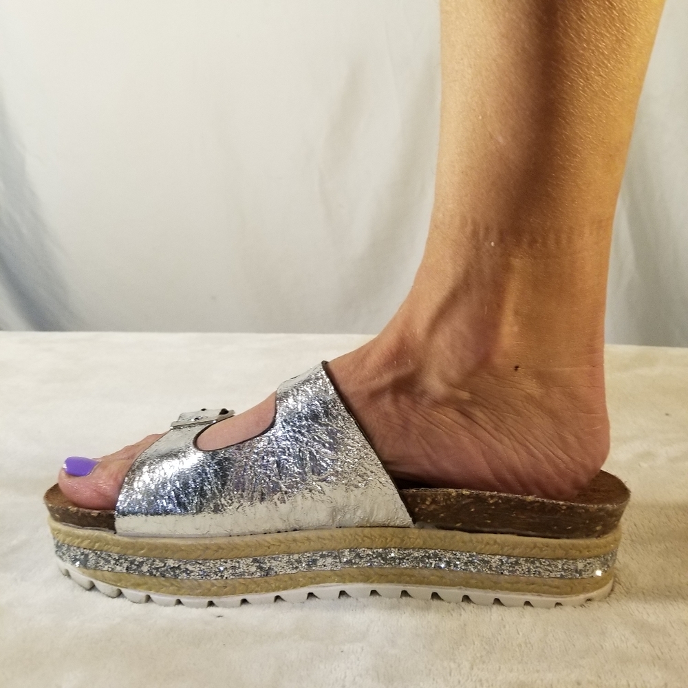 Rouge Silver Metalic Double Buckle Sandals - Picture 2 of 6